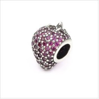 Berloque Morango cravejado zirconias vermelhas Prata 925