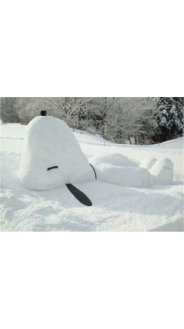 PG-338 Pingente Snoopy deitado sobre um Bloco de Gelo