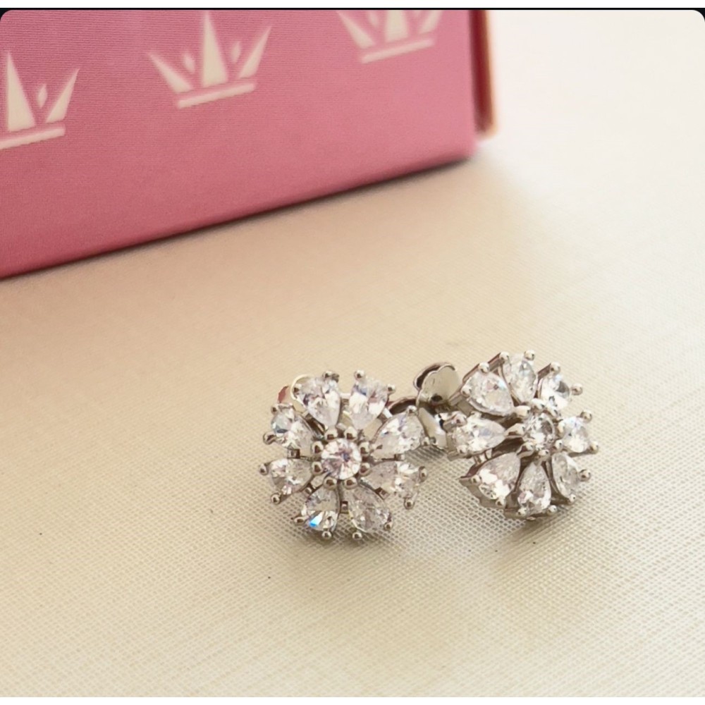 Brincos  Flor Navete zirconias Prata 925