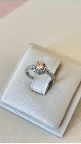 ANEL MOISSANITE SOLITÁRIO FLOR 0.5CT PRATA 925 RODIO