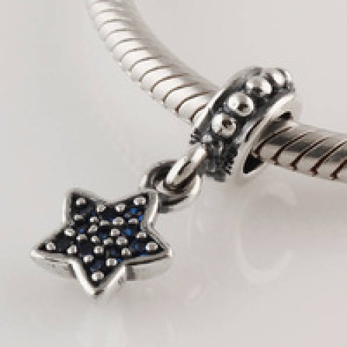 Pingente Estrela Cravejado com Grândulos De Cristal AustrÍacos