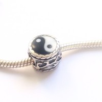 BE-353 Berloque Yin Yang em Prata e Esmalte 