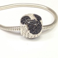 BE-256 Berloque Mouse em Zircônias Pretas e Brancas em Prata BE-256 Berloque Mouse em Zircônias Pretas e Brancas em Prata